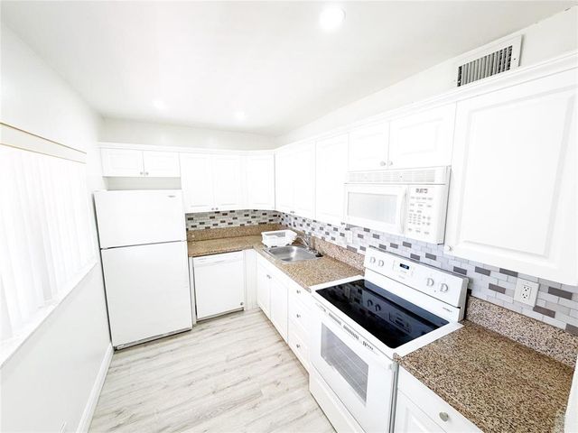 2710 Riverside Drive 201-A, Coral Springs, FL 33065