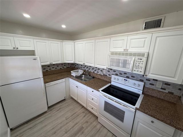2710 Riverside Drive 201-A, Coral Springs, FL 33065