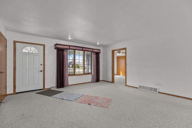 2412 LUPINE COURT, Menasha, WI 54952