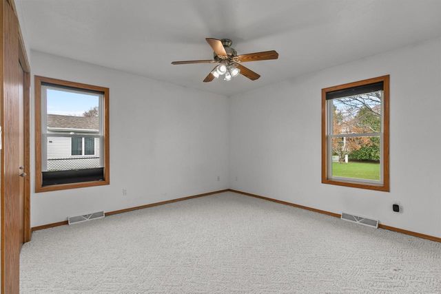 2412 LUPINE COURT, Menasha, WI 54952