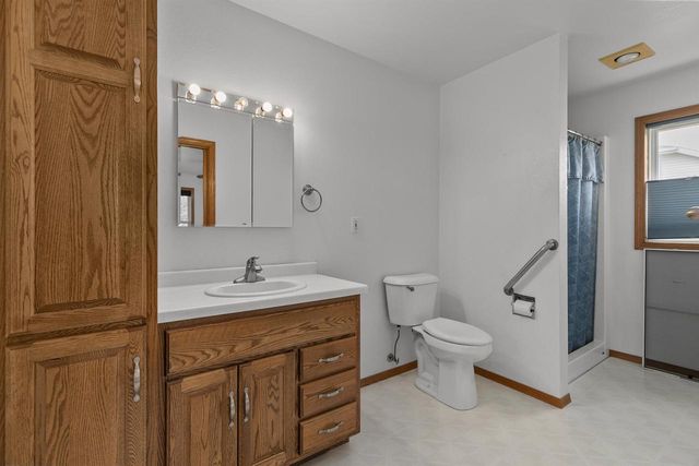 2412 LUPINE COURT, Menasha, WI 54952