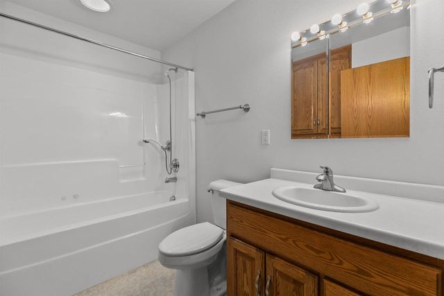 2412 LUPINE COURT, Menasha, WI 54952