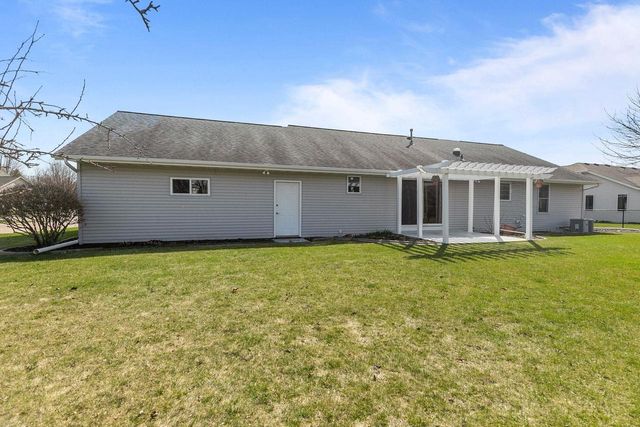 2412 LUPINE COURT, Menasha, WI 54952