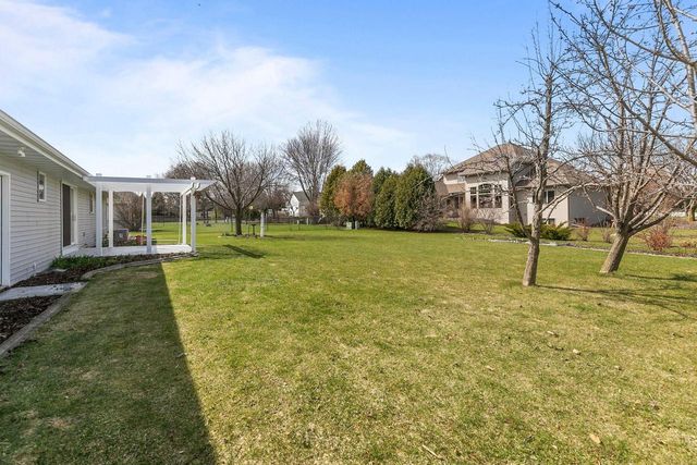2412 LUPINE COURT, Menasha, WI 54952