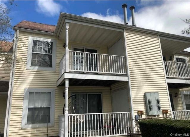 99 Fairview Circle 211U, Middle Island, NY 11953