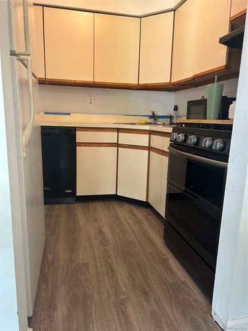 99 Fairview Circle 211U, Middle Island, NY 11953