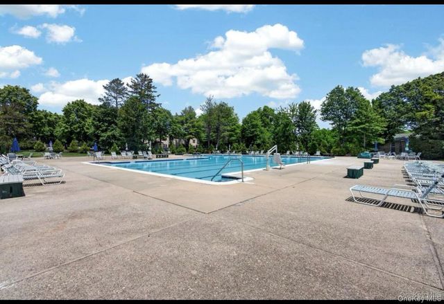 99 Fairview Circle 211U, Middle Island, NY 11953