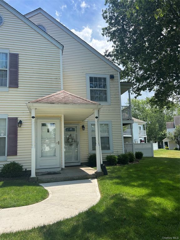 99 Fairview Circle 211U, Middle Island, NY 11953