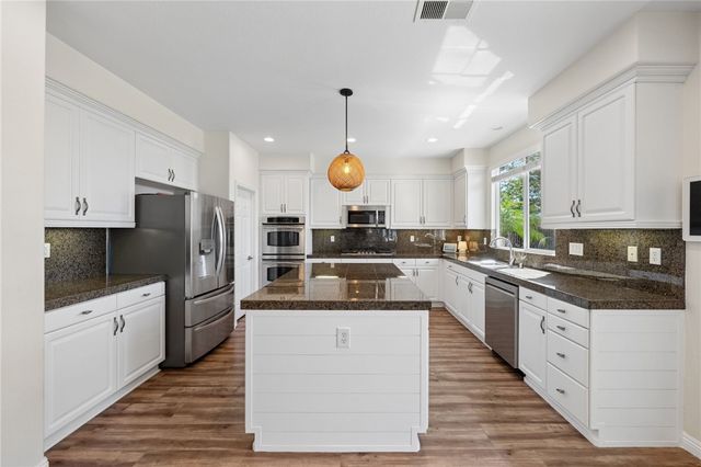 35519 Iceplant LN, Murrieta, CA 92562