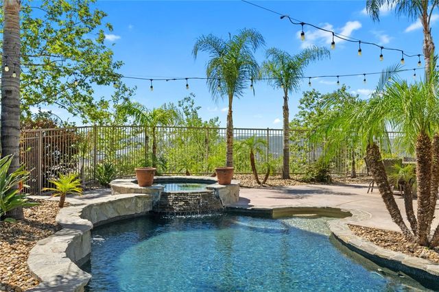 35519 Iceplant LN, Murrieta, CA 92562