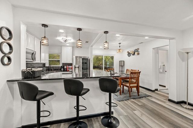 615 Circle Drive, Arlington, TX 76010