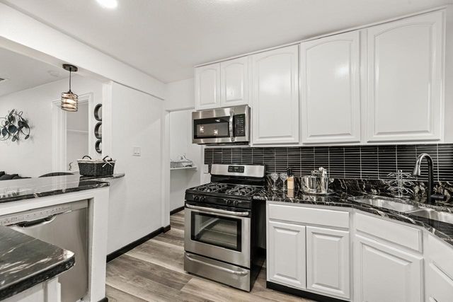 615 Circle Drive, Arlington, TX 76010