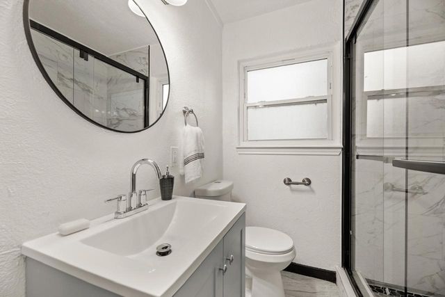 615 Circle Drive, Arlington, TX 76010