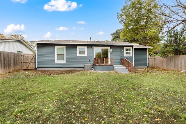 615 Circle Drive, Arlington, TX 76010