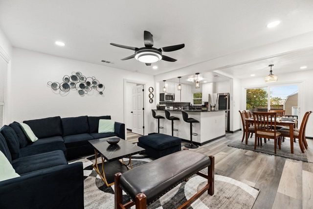 615 Circle Drive, Arlington, TX 76010