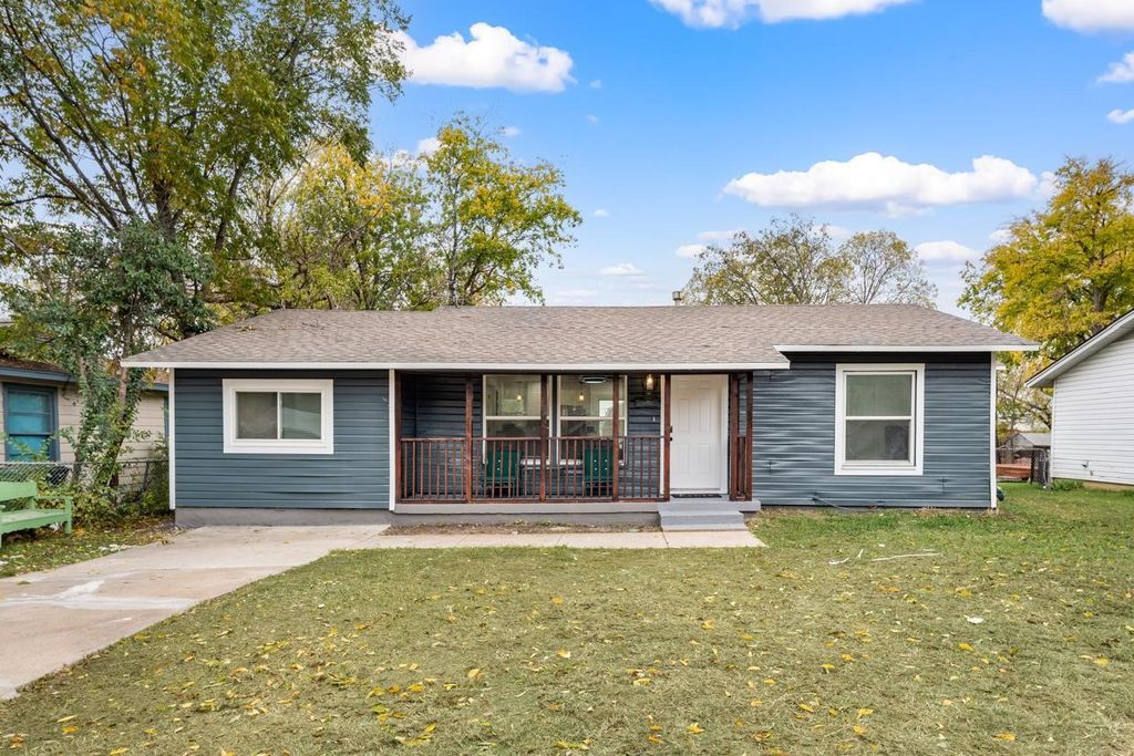 615 Circle Drive, Arlington, TX 76010