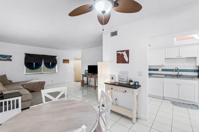 658 NE 6th Court E E, Boynton Beach, FL 33435