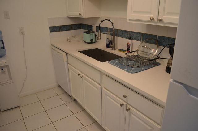 658 NE 6th Court E E, Boynton Beach, FL 33435