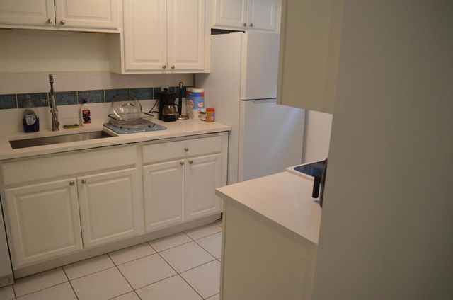 658 NE 6th Court E E, Boynton Beach, FL 33435