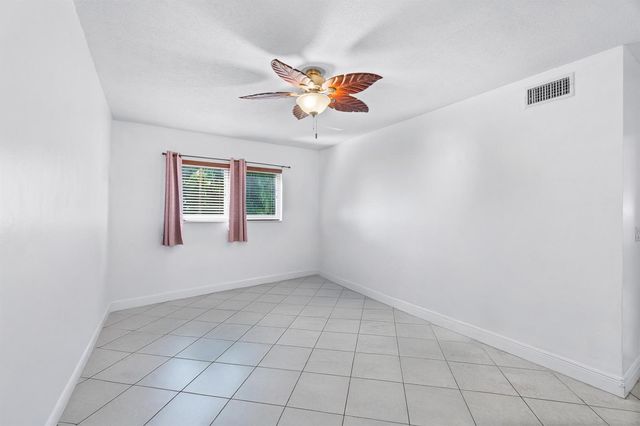 658 NE 6th Court E E, Boynton Beach, FL 33435