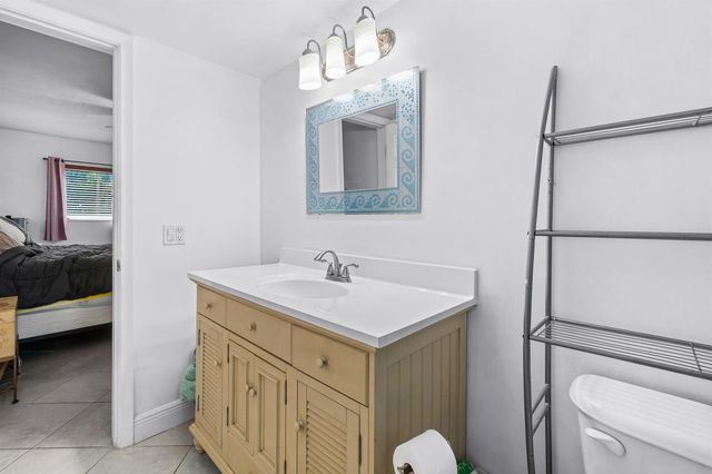658 NE 6th Court E E, Boynton Beach, FL 33435