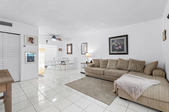 658 NE 6th Court E E, Boynton Beach, FL 33435