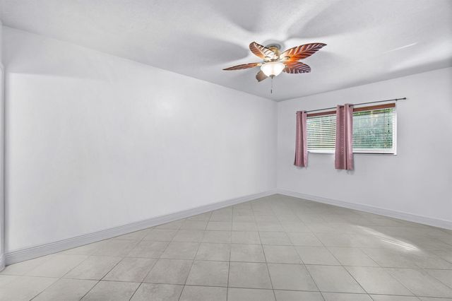 658 NE 6th Court E E, Boynton Beach, FL 33435