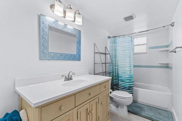 658 NE 6th Court E E, Boynton Beach, FL 33435