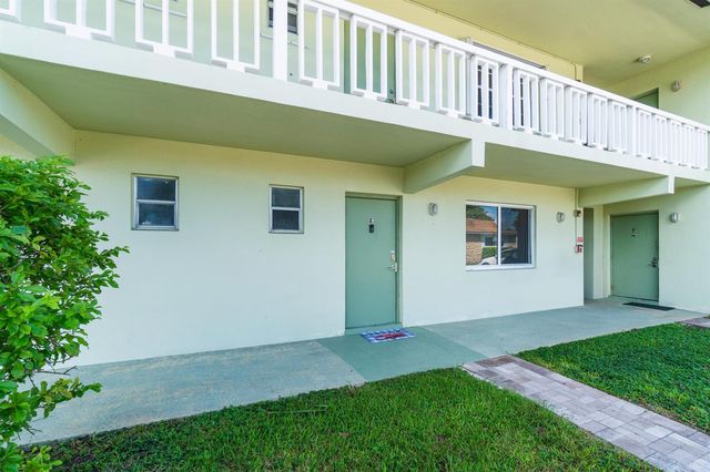 658 NE 6th Court E E, Boynton Beach, FL 33435
