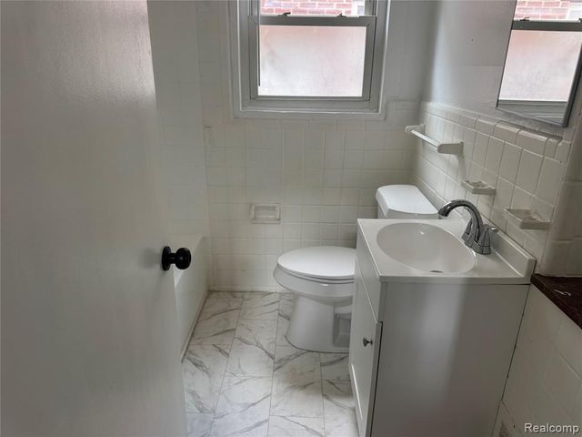 9606 Chatham, Detroit, MI 48239