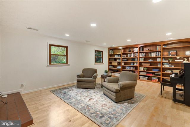 6225 KELLOGG DR, Mclean, VA 22101