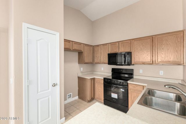 4915 W Burgess Lane, Laveen, AZ 85339