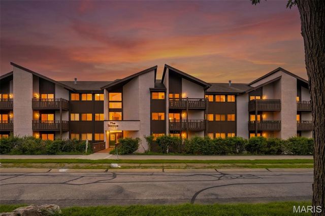 1465 Heritage Landing 104, St Charles, MO 63303