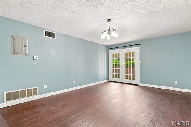 1465 Heritage Landing 104, St Charles, MO 63303