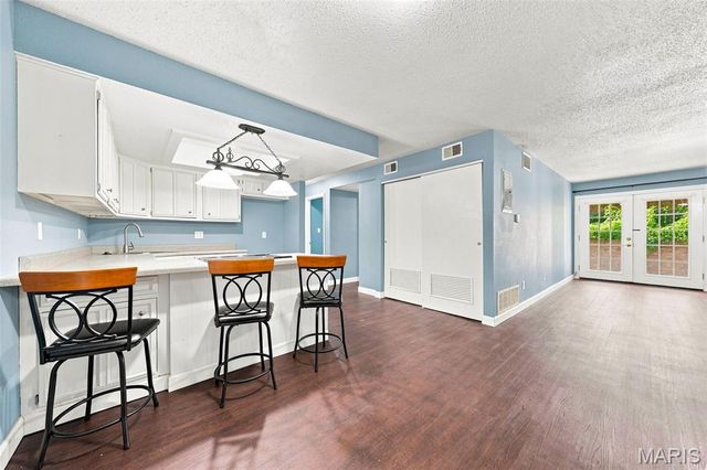 1465 Heritage Landing 104, St Charles, MO 63303
