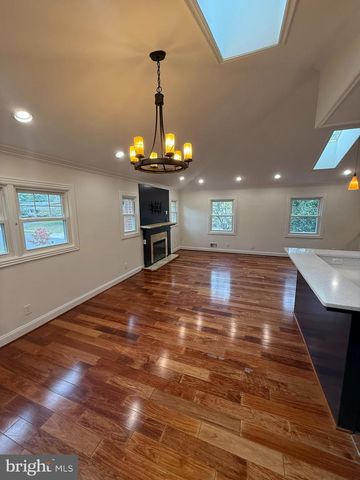 5405 BROOKLAND RD, Alexandria, VA 22310