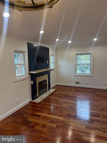 5405 BROOKLAND RD, Alexandria, VA 22310