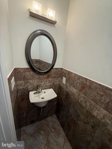 5405 BROOKLAND RD, Alexandria, VA 22310