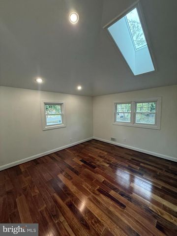 5405 BROOKLAND RD, Alexandria, VA 22310