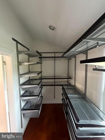 5405 BROOKLAND RD, Alexandria, VA 22310