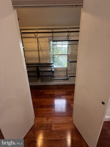 5405 BROOKLAND RD, Alexandria, VA 22310