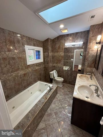 5405 BROOKLAND RD, Alexandria, VA 22310