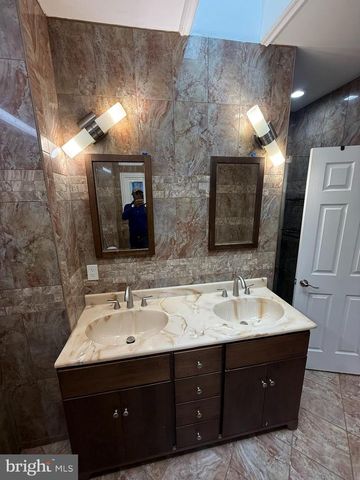 5405 BROOKLAND RD, Alexandria, VA 22310