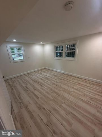 5405 BROOKLAND RD, Alexandria, VA 22310