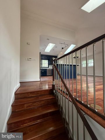 5405 BROOKLAND RD, Alexandria, VA 22310