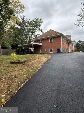 5405 BROOKLAND RD, Alexandria, VA 22310