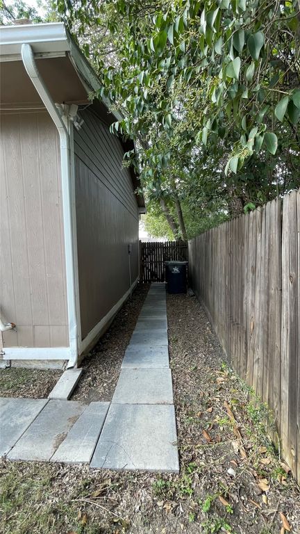 722 Circle Drive, Arlington, TX 76010 — photo 5