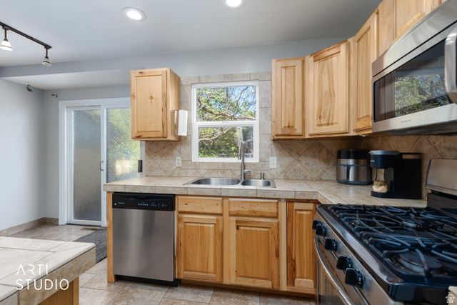907 S TYLER AVE, Ogden, UT 84404