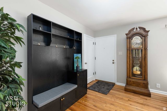 907 S TYLER AVE, Ogden, UT 84404