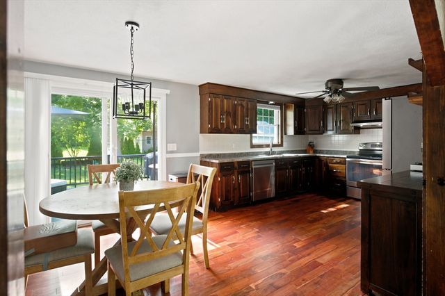 19 Sawdy Pond Avenue, Tiverton, RI 02878